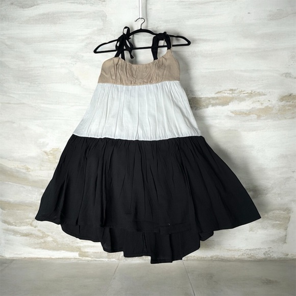 Francesca's Collections Dresses & Skirts - Francesca's Collections Tan, White, and Black Casual Dress
